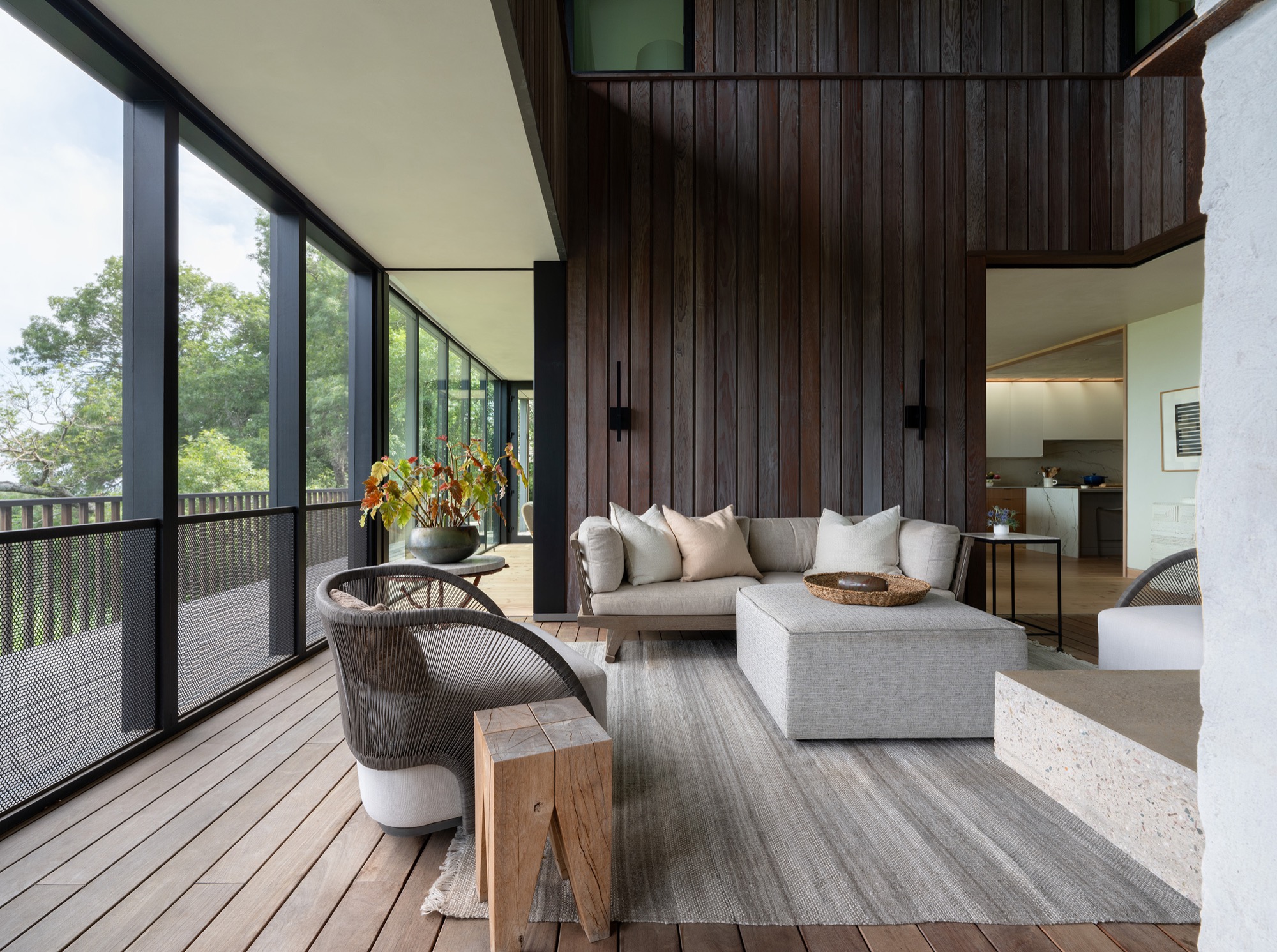 Hillside House screened porch deck in West Lake Hills, Texas